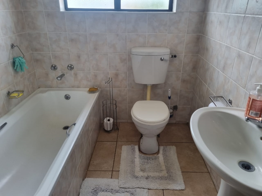 3 Bedroom Property for Sale in Strelitzia Park Eastern Cape